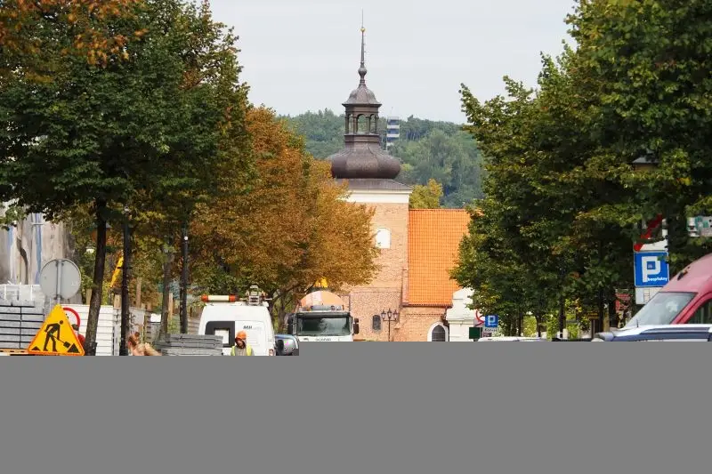Prace rozbiórkowe na ul. 3 Maja związane z budową przyłączy ciepłowniczych