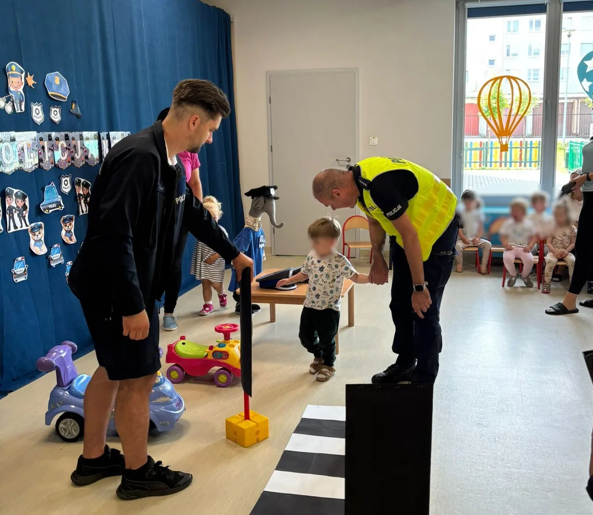 Policjanci odwiedzili dzieci we Włocławku