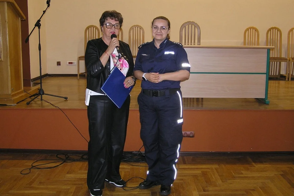 Spotkanie policjantów z seniorami w Kujawskiej Szkole Wyższej we Włocławku