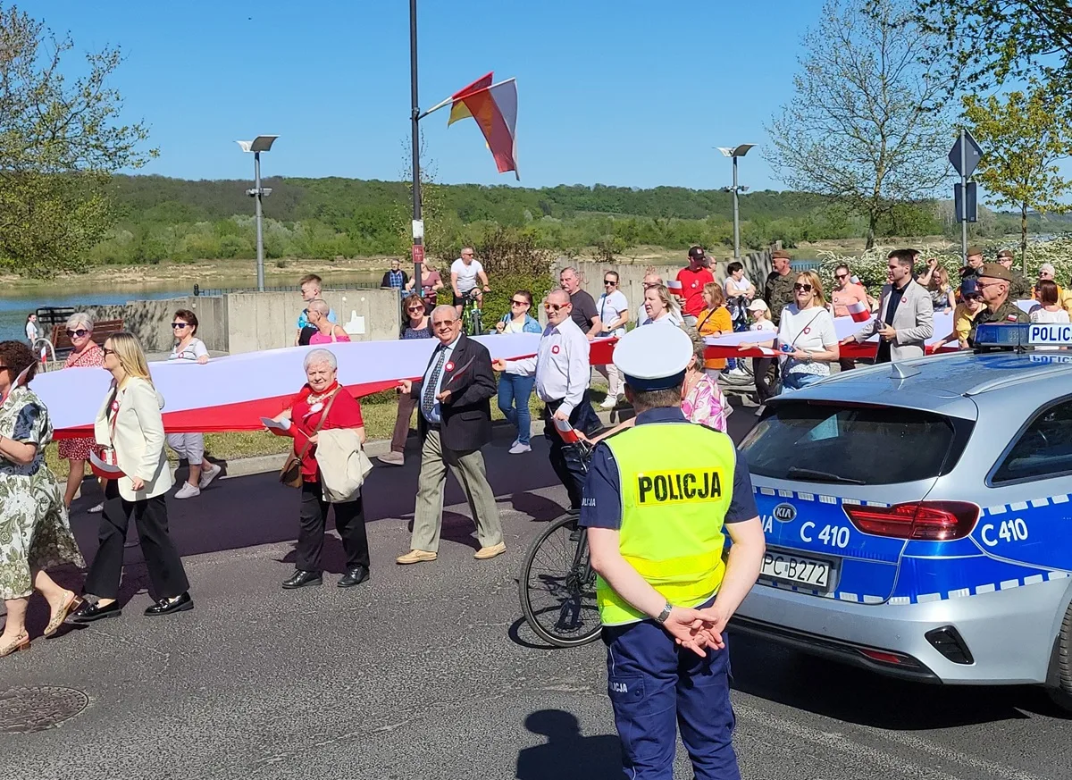 Policja zapewniała bezpieczeństwo podczas Dnia Flagi Rzeczypospolitej Polskiej