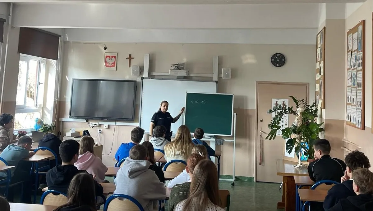 Wizyta policjantów w Szkole Podstawowej nr 14