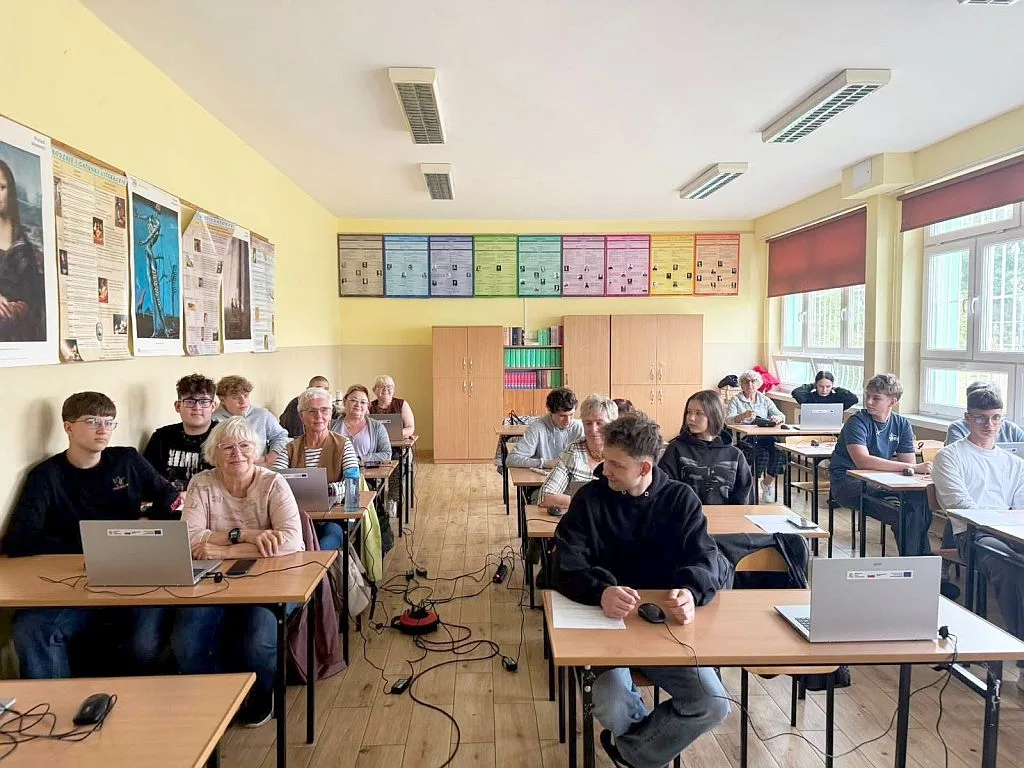 Podsumowanie projektu „Szkoła międzypokoleniowa” w Zespole Szkół Elektrycznych