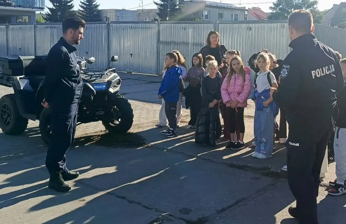 Dzieci odwiedziły komendę policji we Włocławku